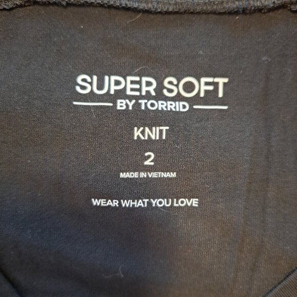 NEW Torrid Super Soft Black Tee with Lace Shoulders Plus Size 2 - Picture 6 of 7